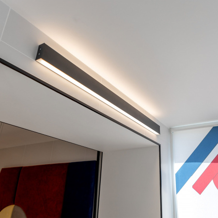 Линейный светодиодный накладной двусторонний светильник 128см 50Вт 3000К черная шагрень 101-100-40-128