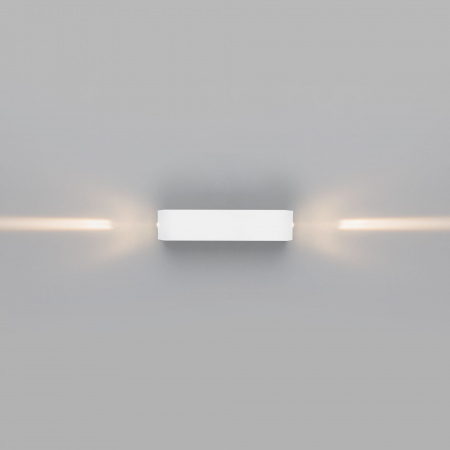 Уличный настенный светодиодный светильник Blaze LED IP54 35136/W белый